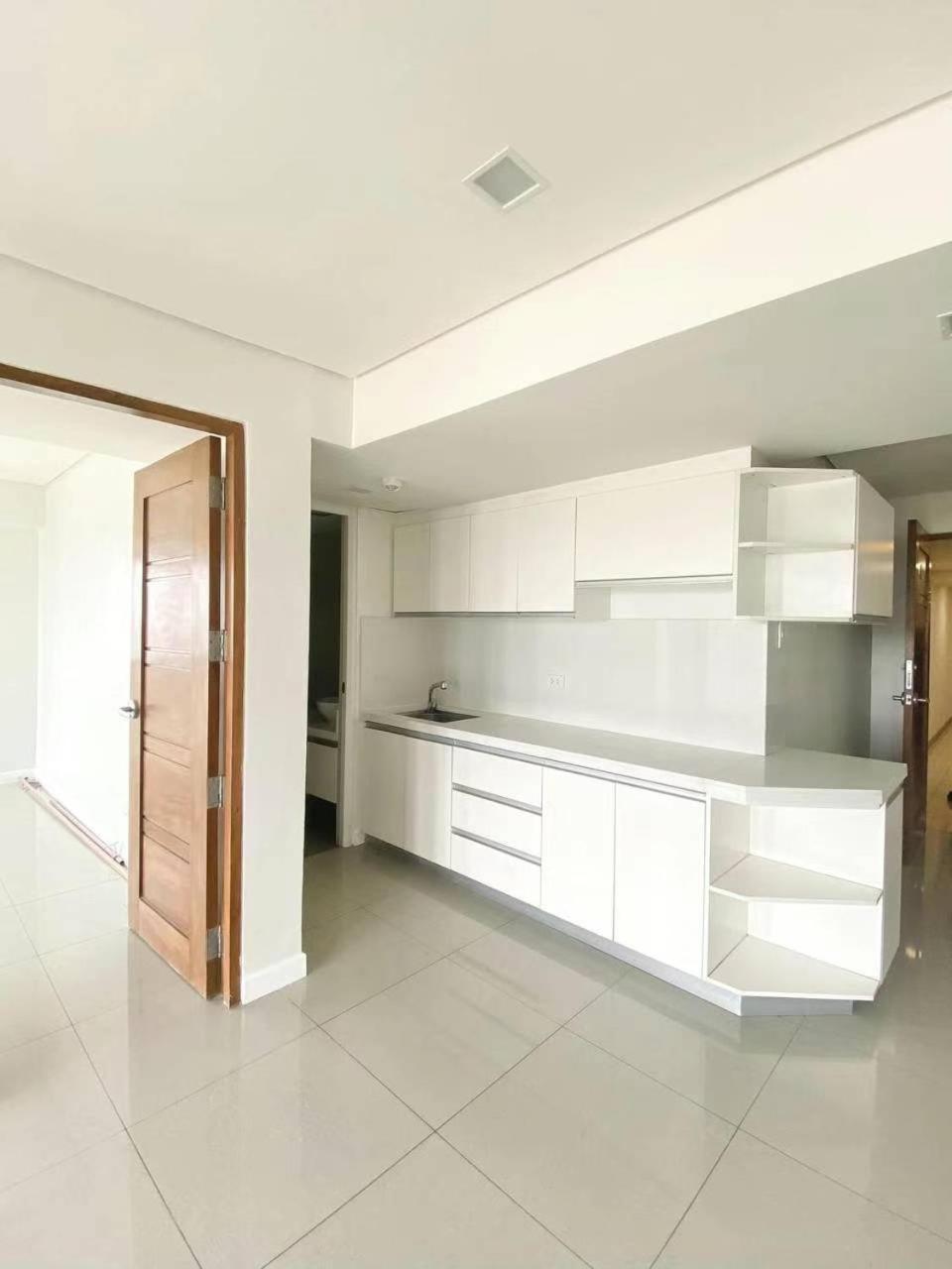 Sapphire Seaview Park Aparthotel Manila Exterior photo