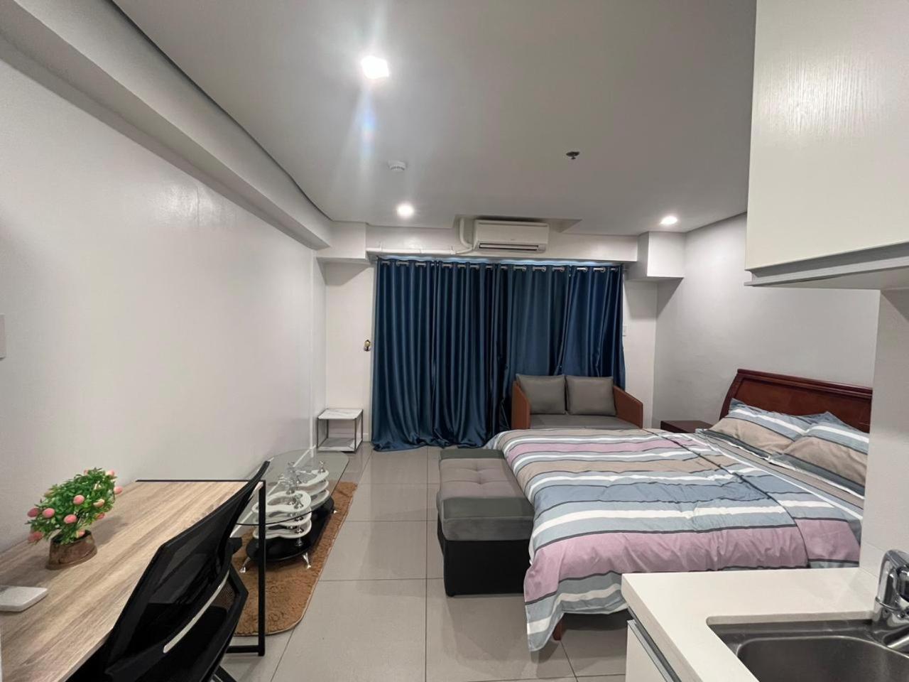 Sapphire Seaview Park Aparthotel Manila Exterior photo